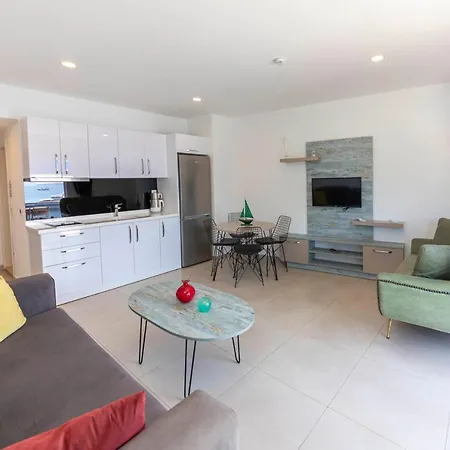 Luminous Seafront With Fascinating Sea View In The Heart Of * בודרום