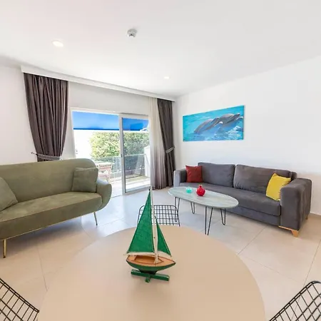 Luminous Seafront With Fascinating Sea View In The Heart Of Apartamento Bodrum