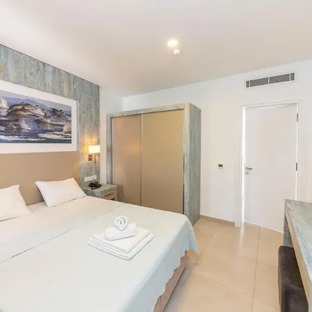 Luminous Seafront With Fascinating Sea View In The Heart Of Apartamento