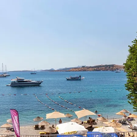 Luminous Seafront With Fascinating Sea View In The Heart Of Apartamento Bodrum